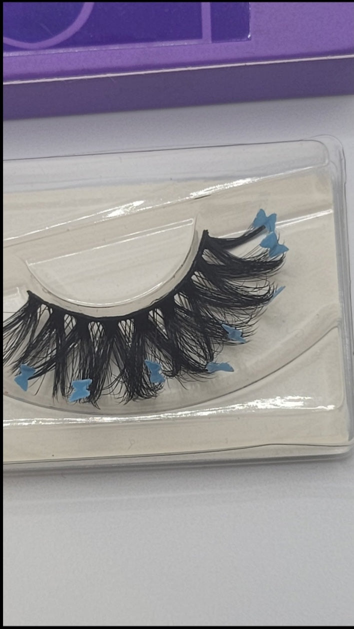 GLOWING BFLY LASHES 🦋