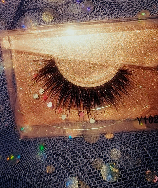 CONFETTI LASHES 🎉