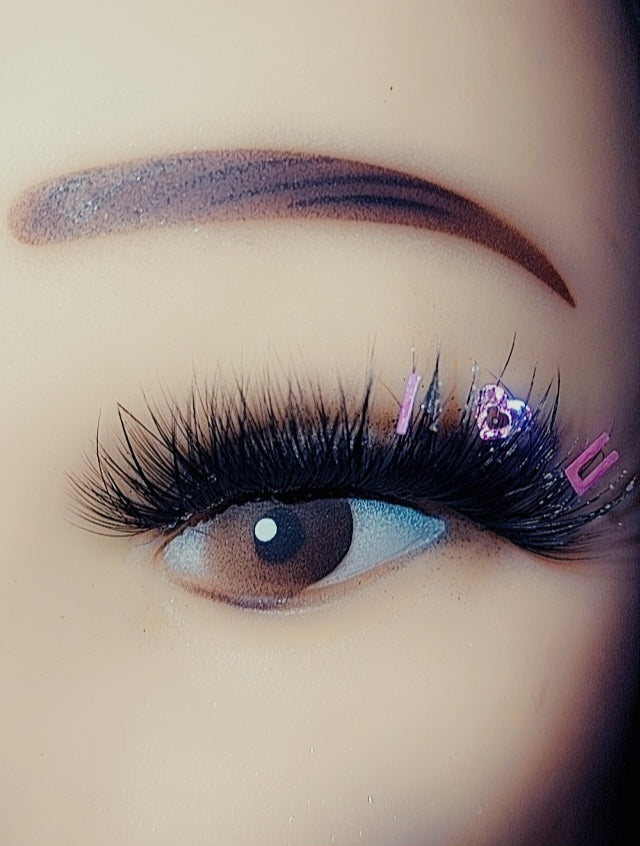 I 🩷 U LASHES